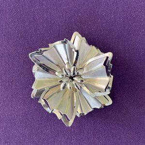 Vintage Silver-Tone Floral-Look Lightweight Pin